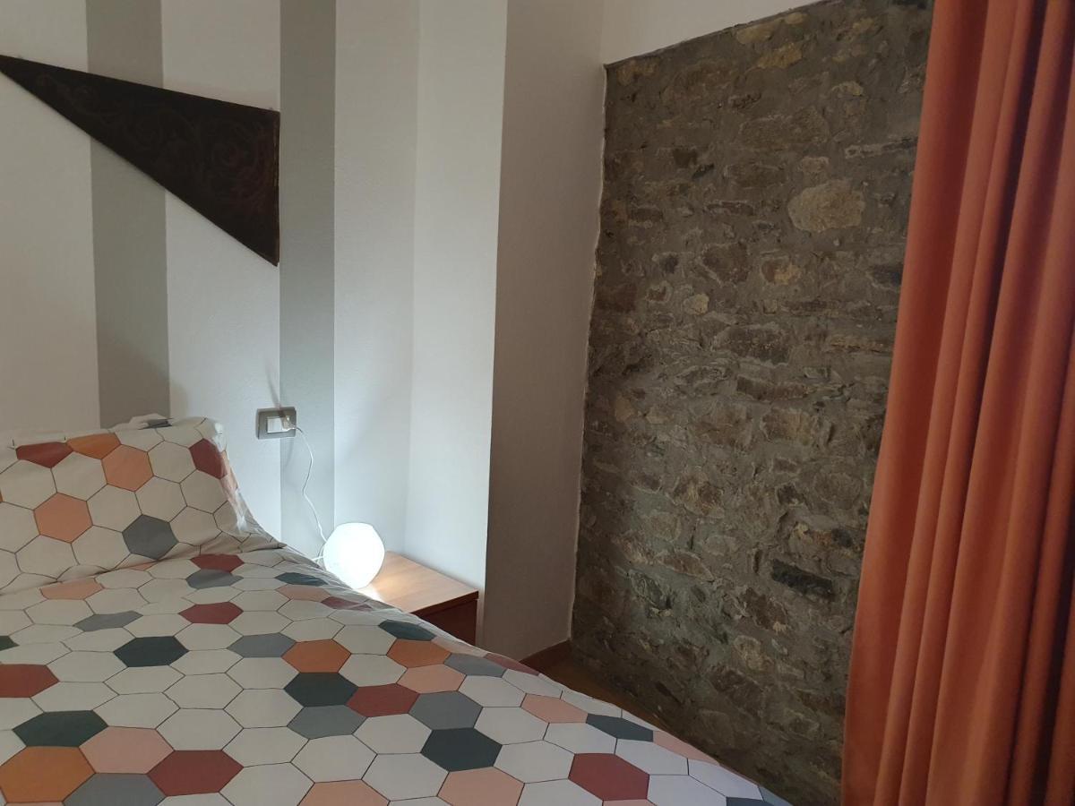Appartamenti Vacanze E Camere Roccetta Fiorita Pettenasco Szoba fotó