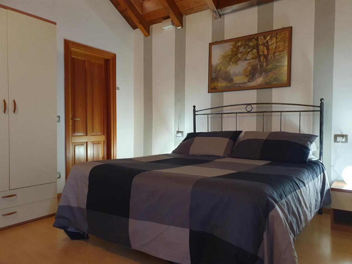 Appartamenti Vacanze E Camere Roccetta Fiorita Pettenasco Szoba fotó
