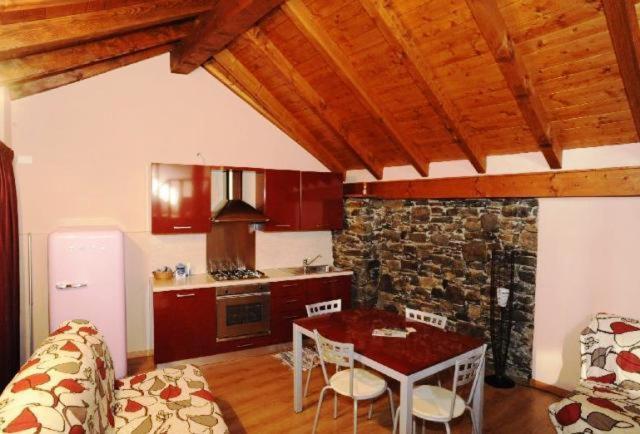 Appartamenti Vacanze E Camere Roccetta Fiorita Pettenasco Kültér fotó