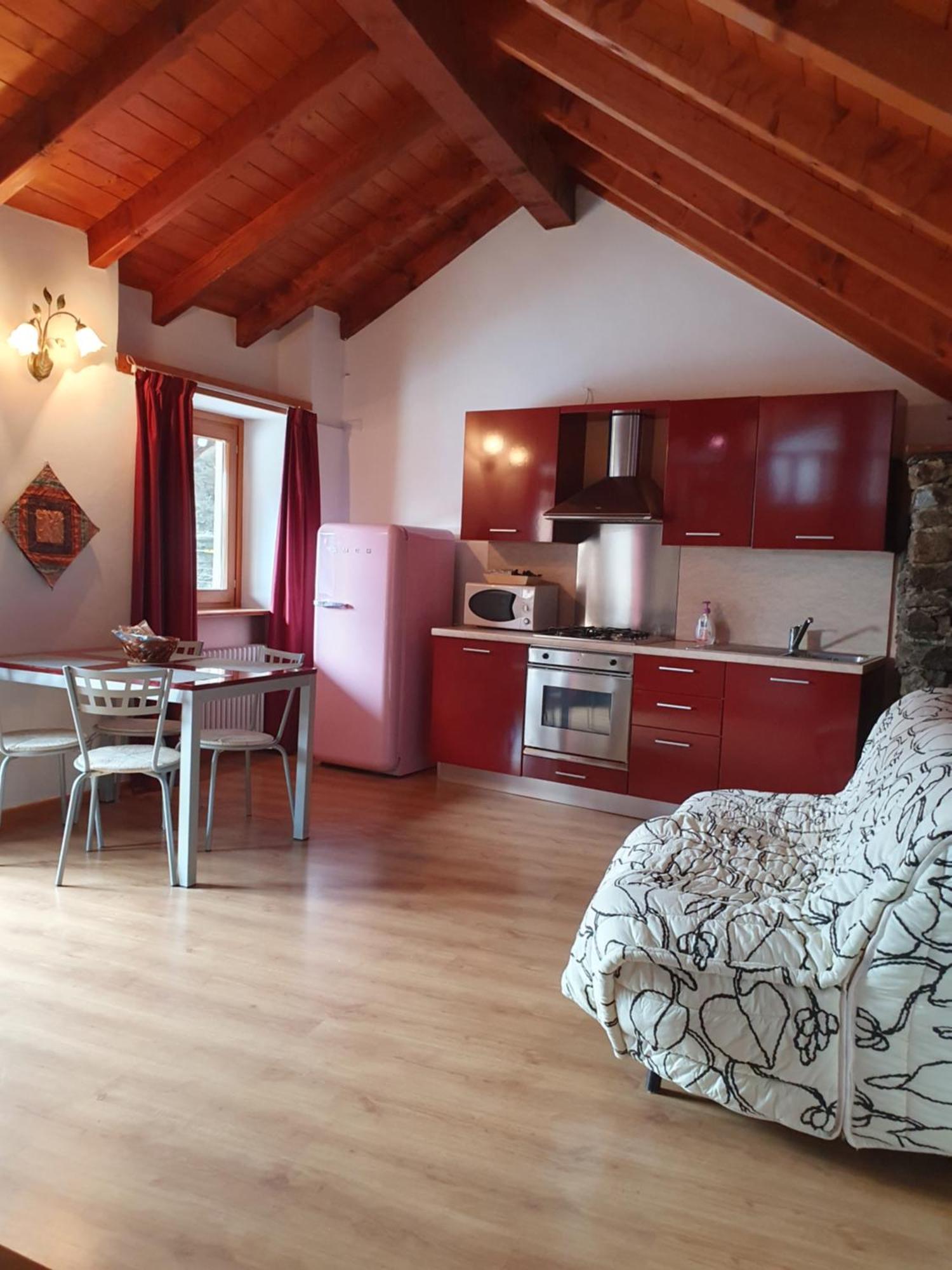 Appartamenti Vacanze E Camere Roccetta Fiorita Pettenasco Szoba fotó