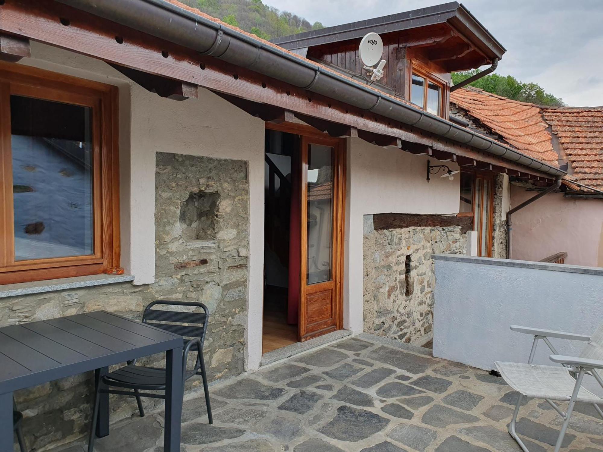 Appartamenti Vacanze E Camere Roccetta Fiorita Pettenasco Szoba fotó