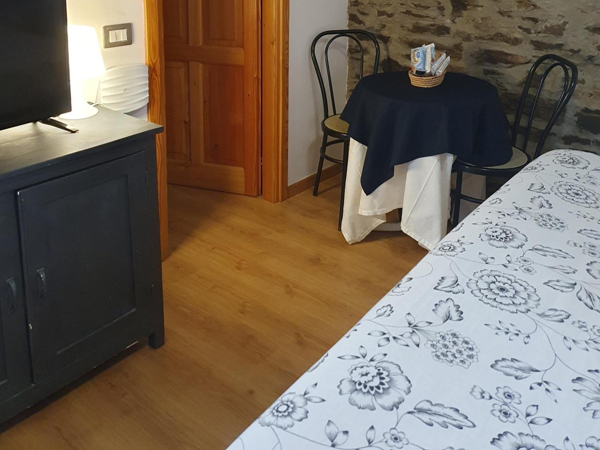 Appartamenti Vacanze E Camere Roccetta Fiorita Pettenasco Szoba fotó